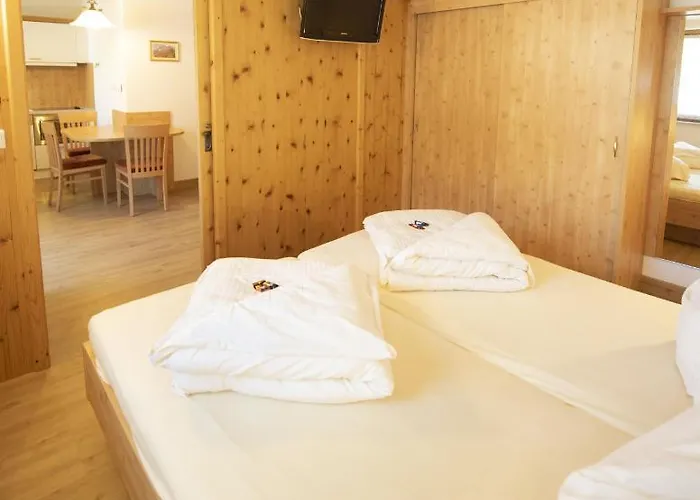 Alpchalet Tirol بيروانغ