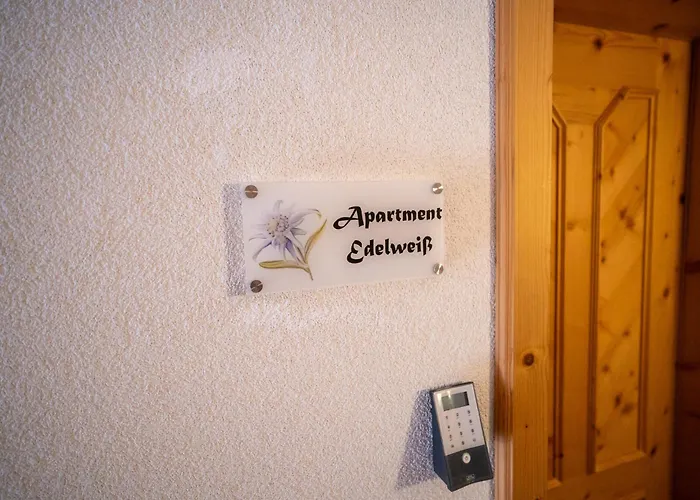 Alpchalet Tirol בקתה